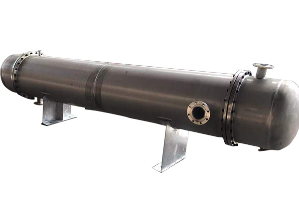 Pipe bundle condenser