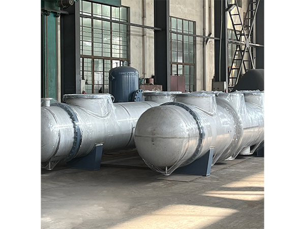 Pipe bundle condenser