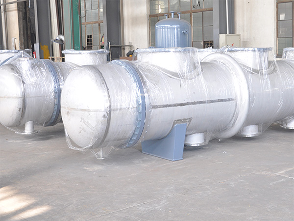 Pipe bundle condenser